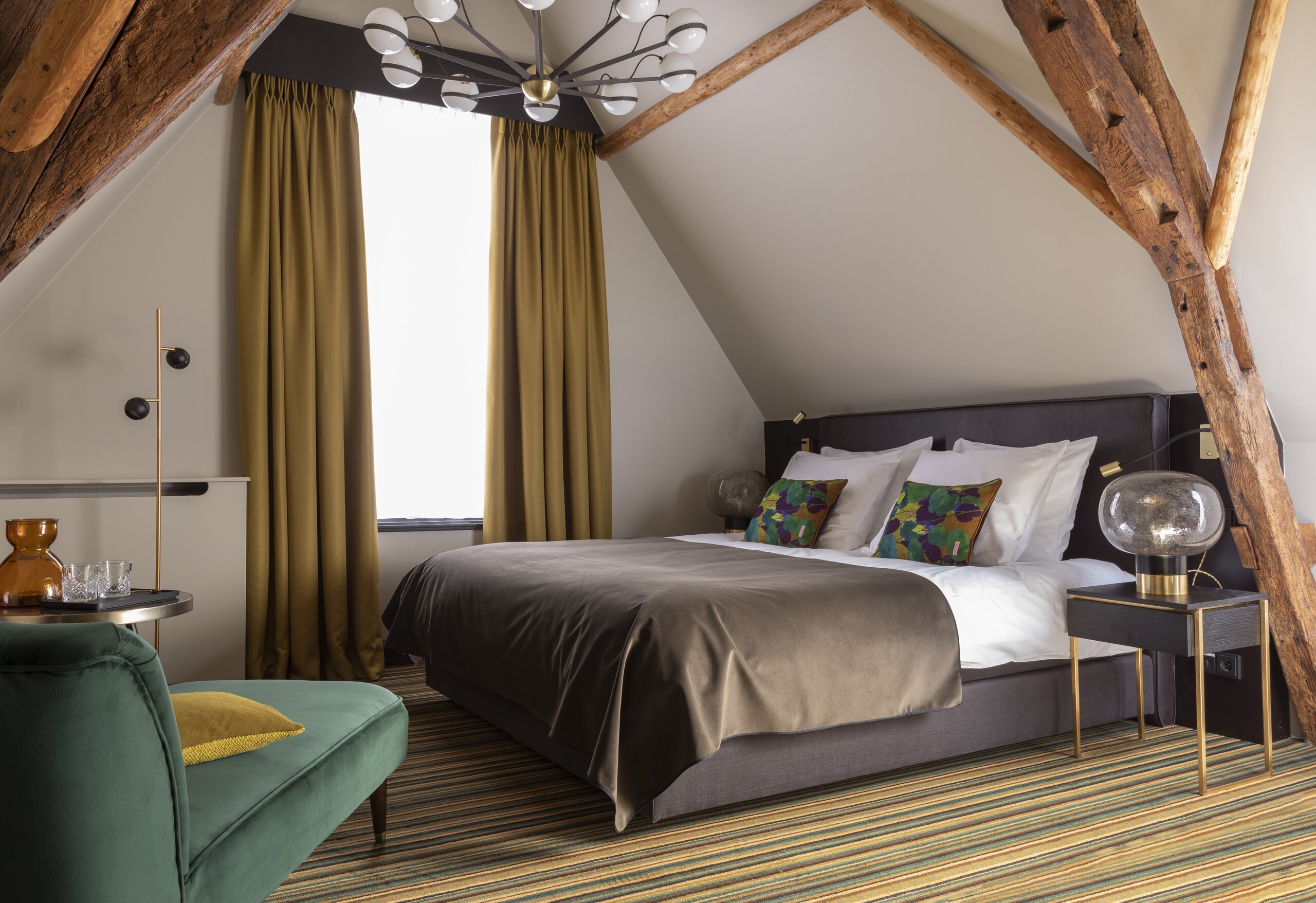 Comfy Room 9